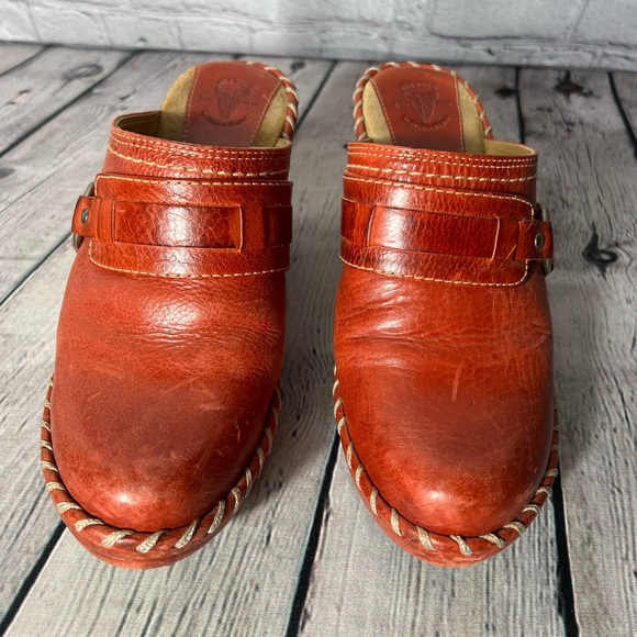 Frye Charlotte Leather Heeled Whipstitched
Harness Ring Mules in size 5.5 - Picture 12 of 12